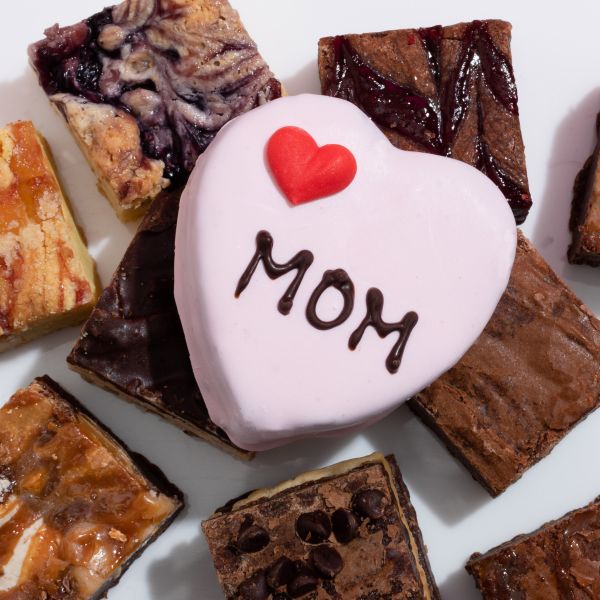 Brownie Point's 19 Piece Mothers Day Brownie Gift Box (3 lbs!) – Sheas ...